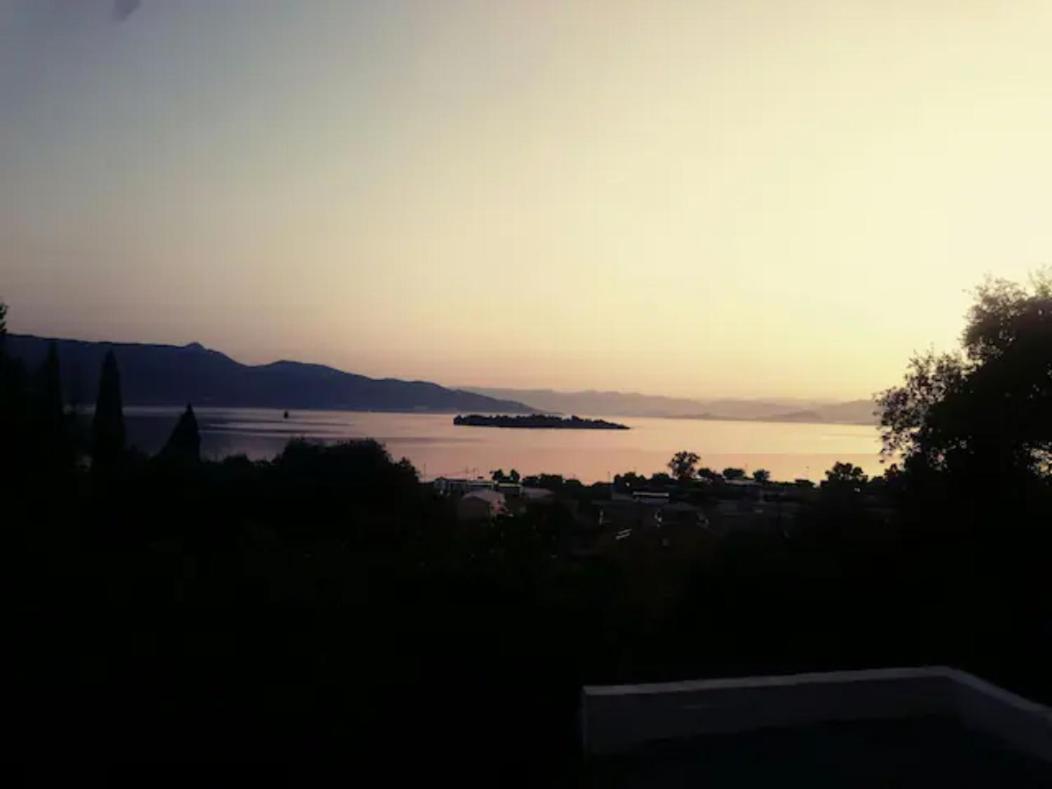 Appartement Σοφιτα Ξυλο Μεταλο Γυαλι à Alykes Potamou Extérieur photo