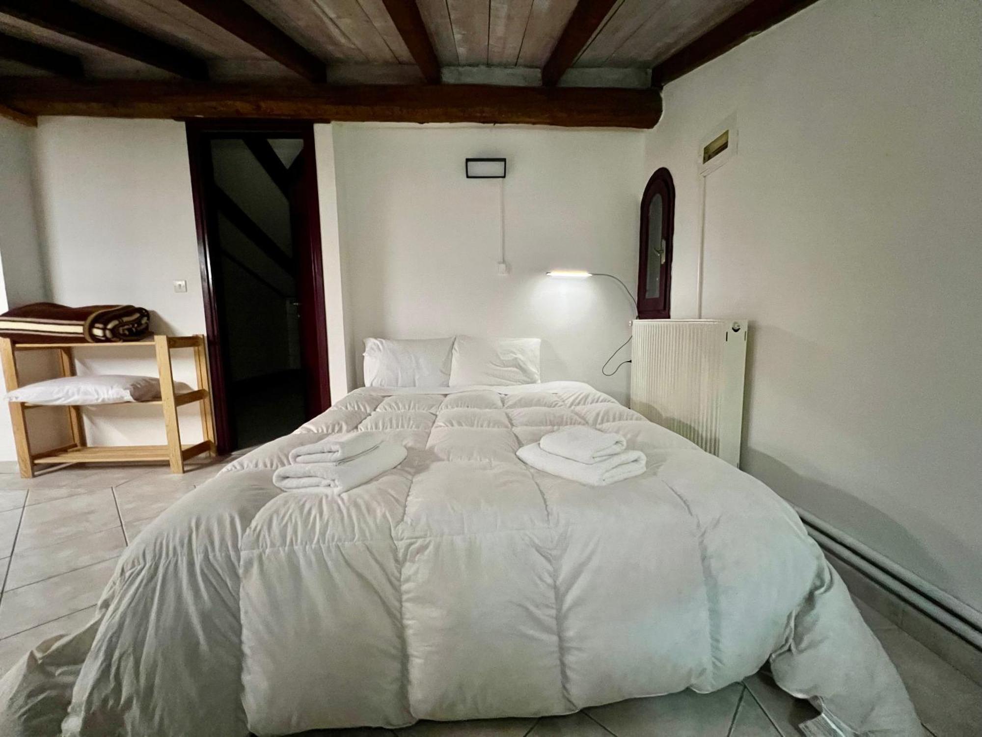 Appartement Σοφιτα Ξυλο Μεταλο Γυαλι à Alykes Potamou Extérieur photo